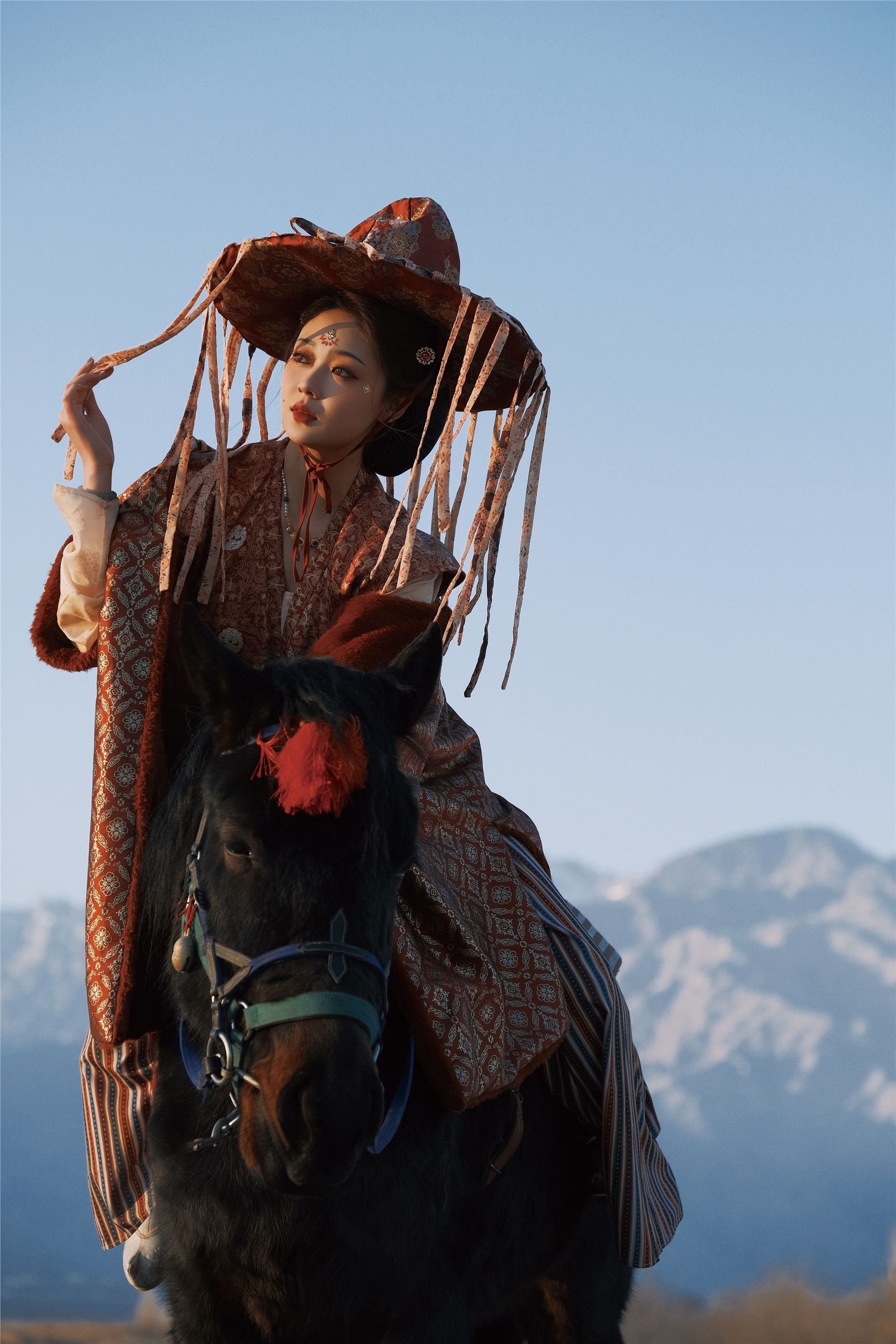 YITUYU艺图语 2025.03.10 渡关山 夏念